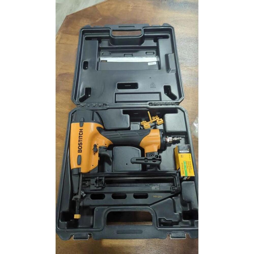 Bostitch FN1664 Pneumatic 16GA Air Nailer W/ Nails